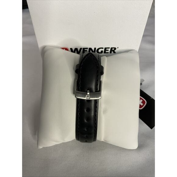City Classic | Wenger WENGER SWISS MADE NEW SILVER FACE BLACK STRAP WRISTWATCH 01.1421.114
